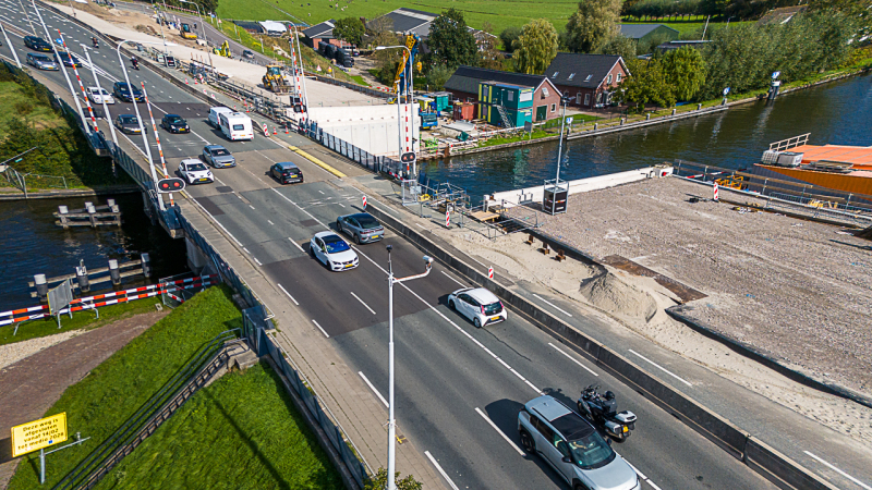 261004-DJI_20261004142220_0221_D-Bouw-Steekterbrug-Alphen